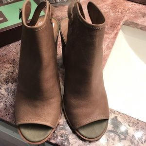 Great Condition Brown Lucky Brand Ankle Boots